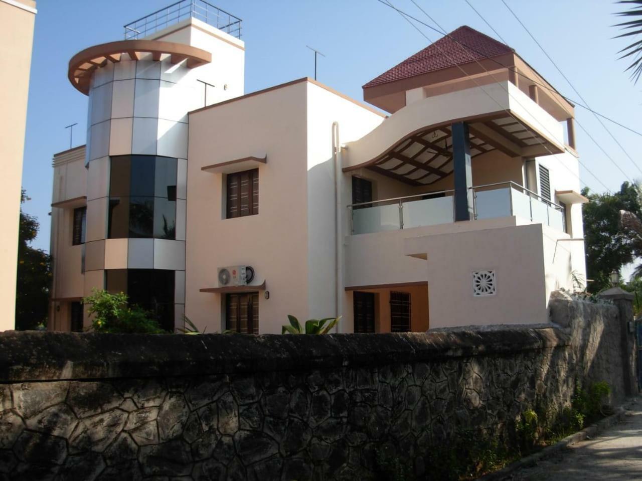Four Seasons Holiday Resort *