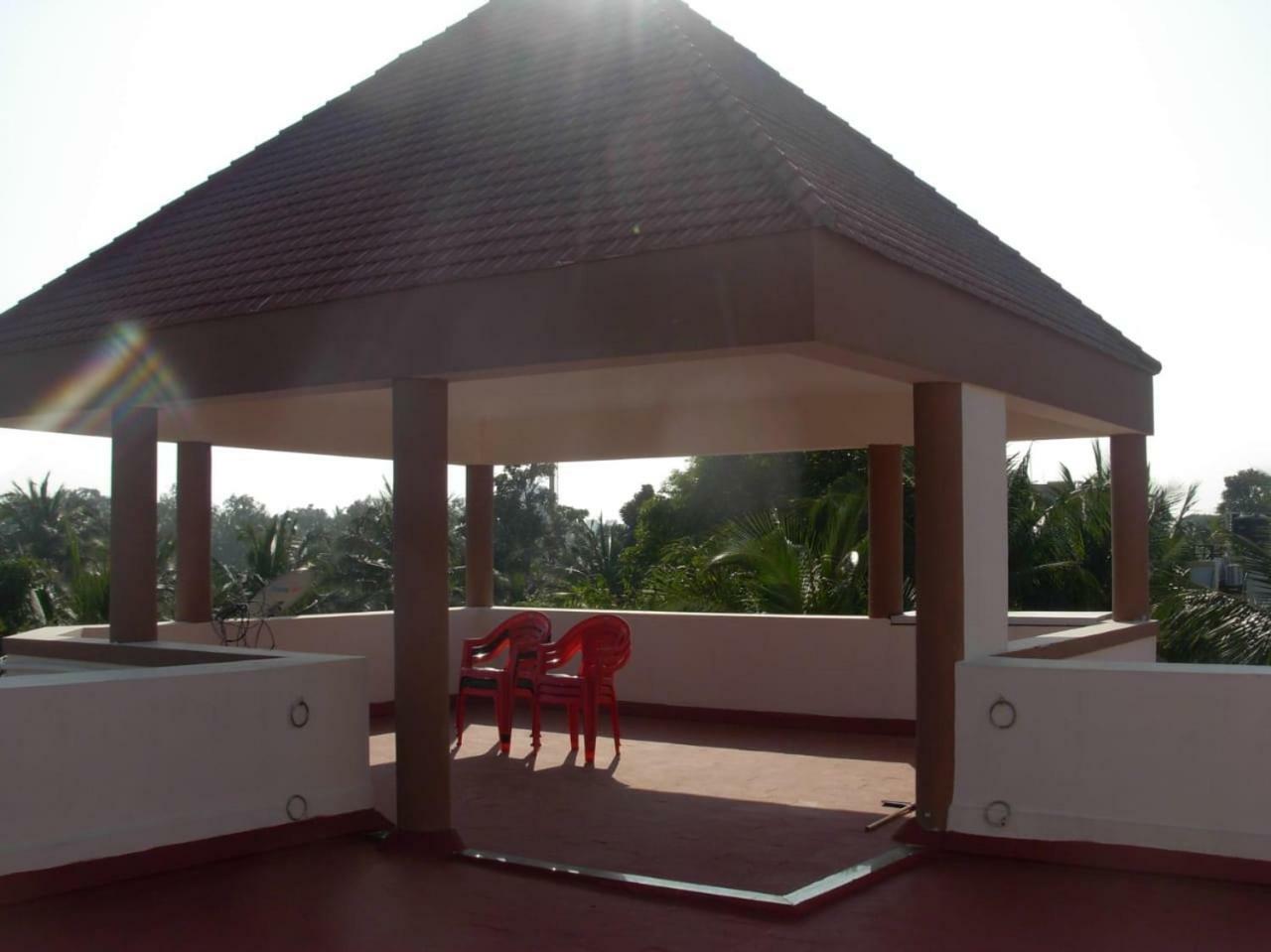 Four Seasons Holiday Resort
